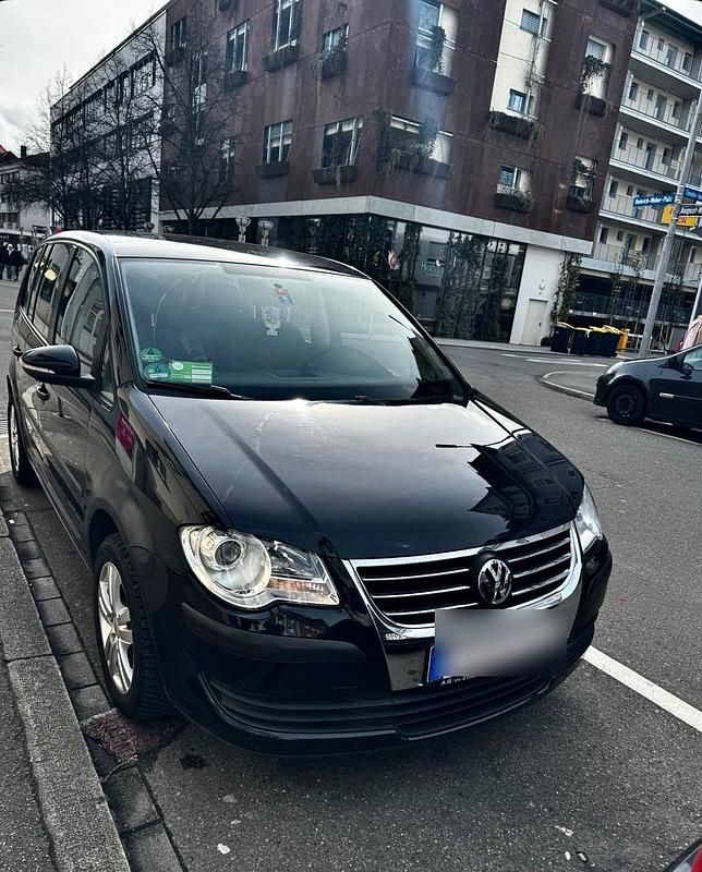 Gebraucht VW Touran 105 PS (77 kW) 2009 Schwarz Van / Kleinbus