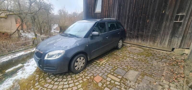 Grau Gebraucht 2009 Skoda Fabia Kombi | 790 € (Superpreis) - Bild 1/4