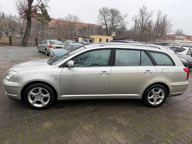 Gebraucht Toyota Avensis Sol 147 PS (108 kW) 2003 Silber Kombi