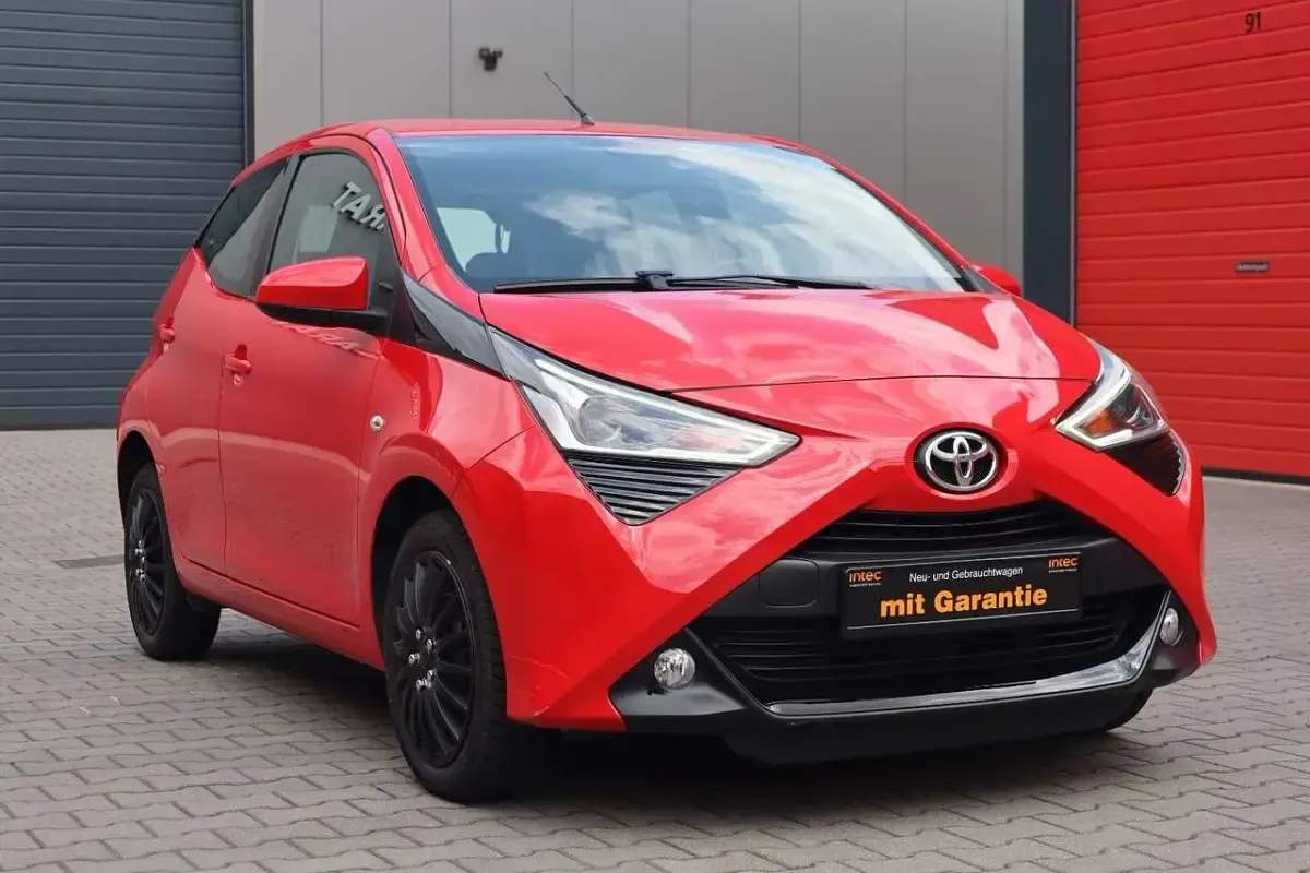 Gebraucht Toyota Aygo Connect Style 72 PS (52 kW) 2018 Rot Kleinwagen