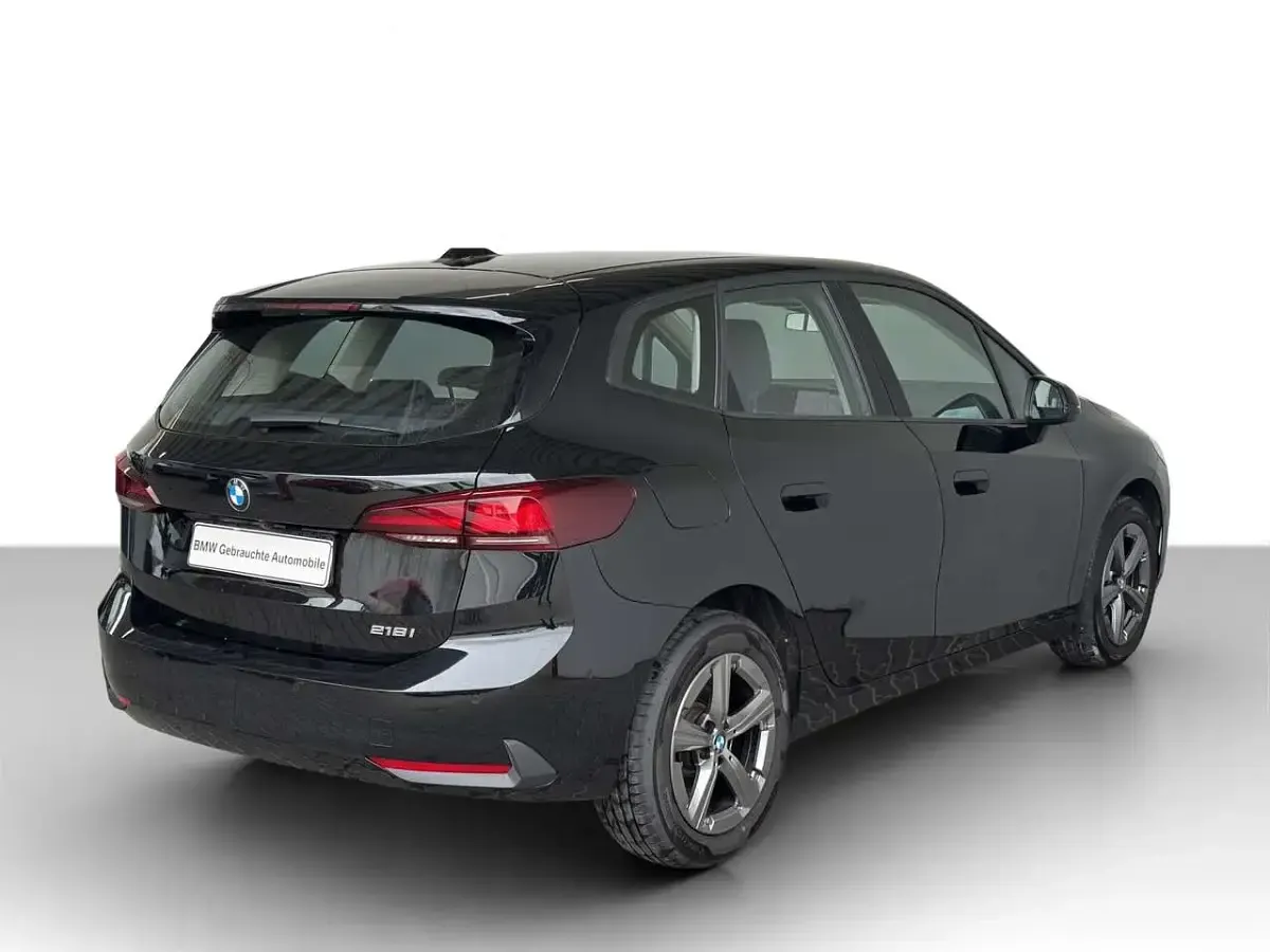 Gebraucht BMW 218 Active Tourer 136 PS (100 kW) 2023 Schwarz Van / Kleinbus