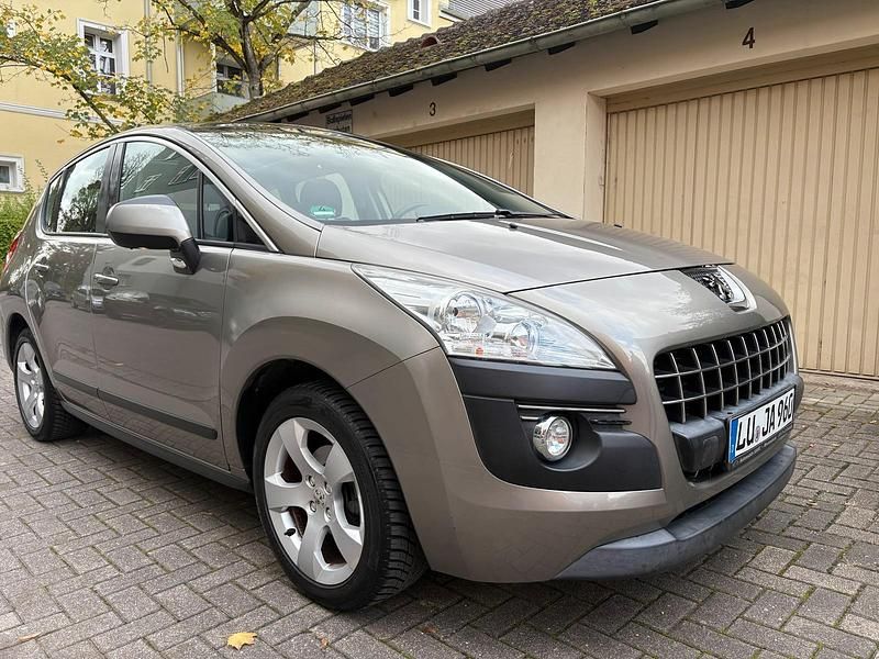 Gebraucht Peugeot 3008 120 PS (88 kW) 2012 Grau Kombi