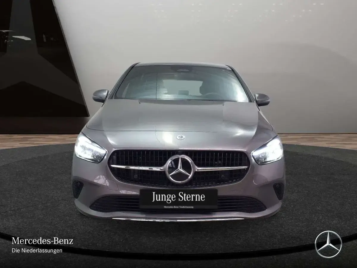 Gebraucht Mercedes B250e Progressive 163 PS (119 kW) 2024 Mountain grau Kleinwagen