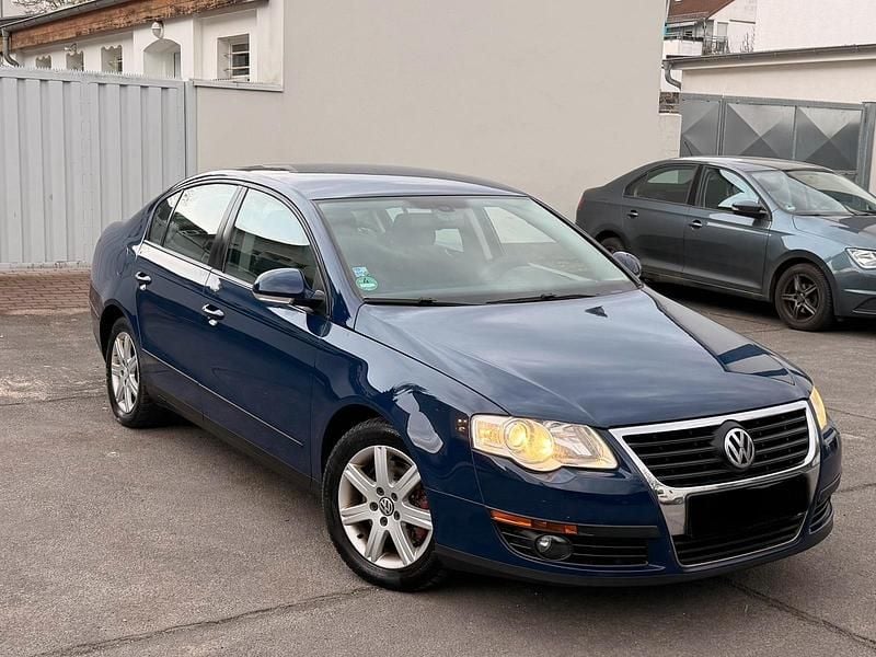 Gebraucht VW Passat 140 PS (102 kW) 2008 Blau Limousine