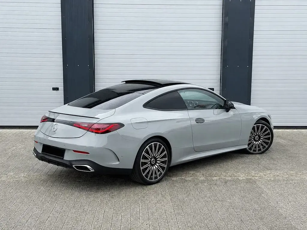Gebraucht Mercedes CLE300 AMG 258 PS (189 kW) 2023 Grau Coupé