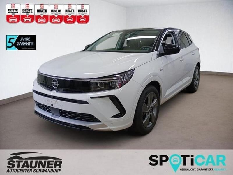 Jade weiß/dach schwarz Gebraucht 2024 Opel Grandland X Elegance SUV | 21.180 € (Fairer Preis) - Bild 1/3