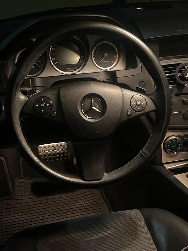 Gebraucht Mercedes C250 204 PS (150 kW) 2009 Schwarz Kombi