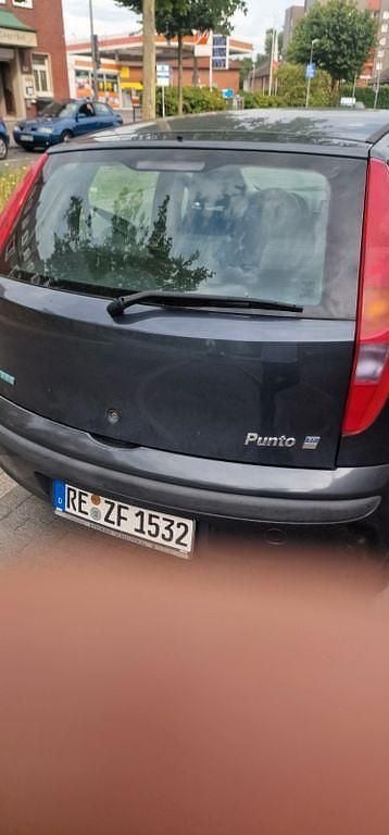 Grau Gebraucht 2002 Fiat Punto Kleinwagen | 600 € (Guter Preis) - Bild 1/4