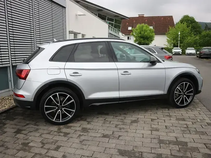 Second-hand Audi Q5 Advanced 204 CP (150 kW) 2022 Argintiu SUV