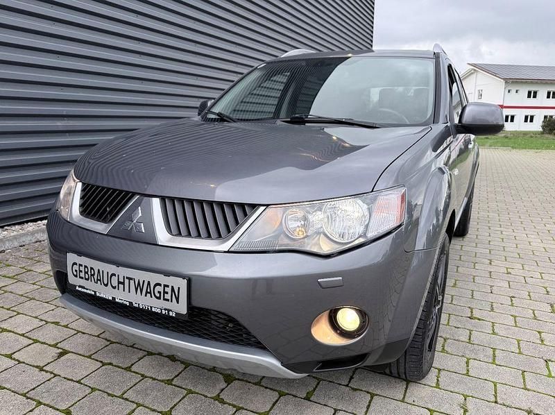 Grau Gebraucht 2007 Mitsubishi Outlander Intense SUV | 4.990 € (Fairer Preis) - Bild 1/4