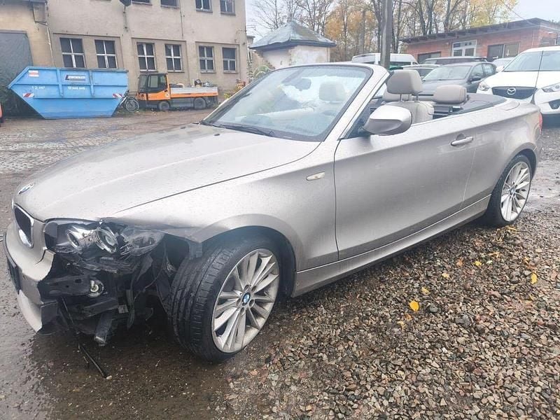 Kaschmirsilber metallic Gebraucht 2011 BMW 118 Cabriolet Advantage Cabrio | 4.290 € - Bild 1/4