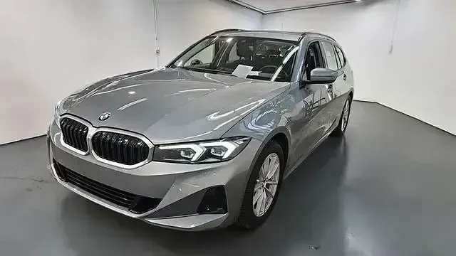 Gebraucht BMW 320 Shadowline 190 PS (139 kW) 2024 Grau Limousine