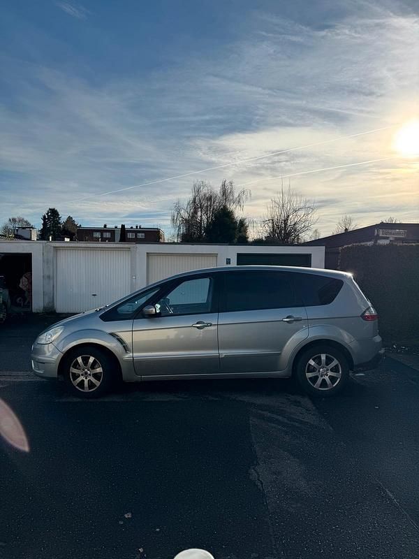 Silber Gebraucht 2009 Ford S-MAX S Van / Kleinbus | 3.600 € (Guter Preis) - Bild 1/4