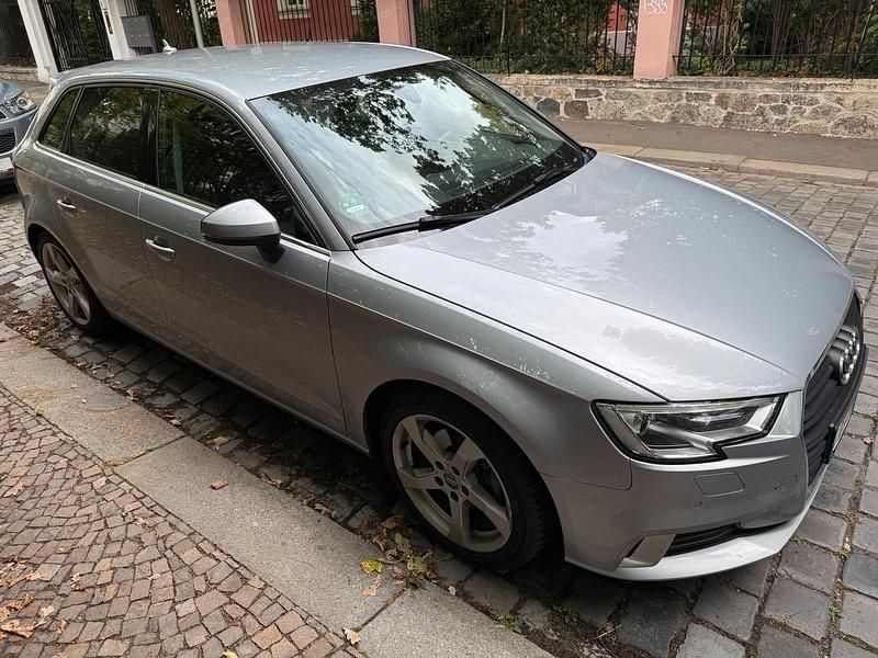 Silber Gebraucht 2016 Audi A3 Sportback Kleinwagen | 14.250 € (Guter Preis) - Bild 1/2