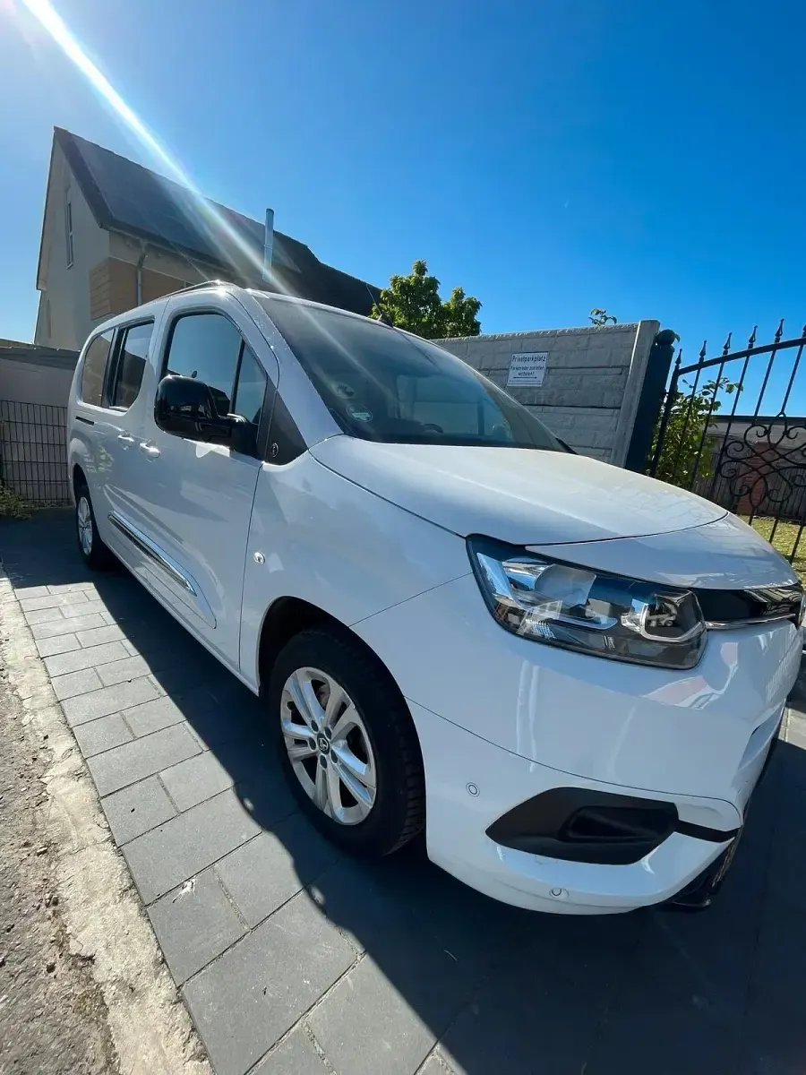 Gebraucht Toyota Proace Verso City 131 PS (96 kW) 2024 Weiß Kombi