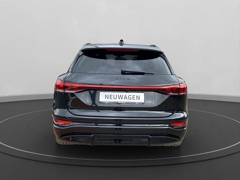 Neu Audi Q6 e-tron Performance 225 kW (306 PS) 2026 Schwarz SUV