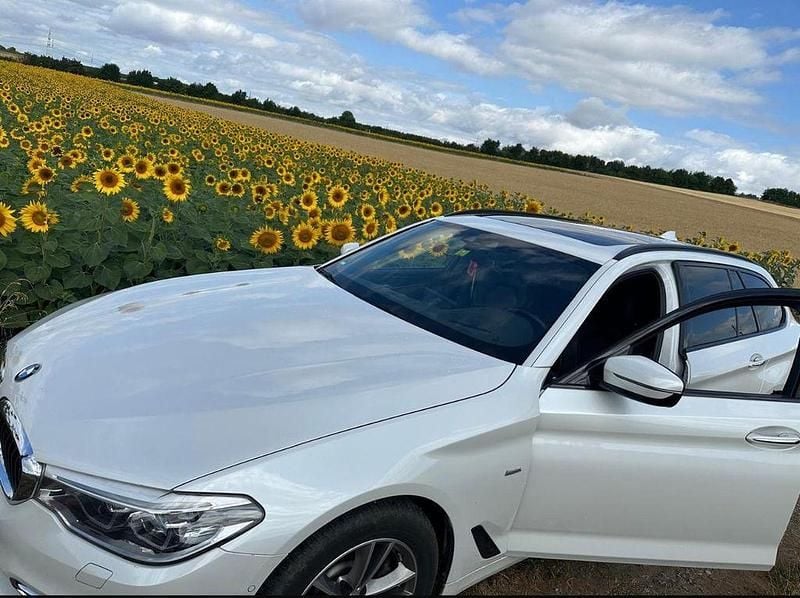 Weiß Gebraucht 2017 BMW 525 Luxury Line Kombi | 17.700 € (Fairer Preis) - Bild 1/4