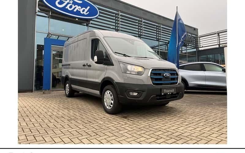 Grau Gebraucht 2022 Ford E-Transit Trend Van | 47.481 € - Bild 1/4