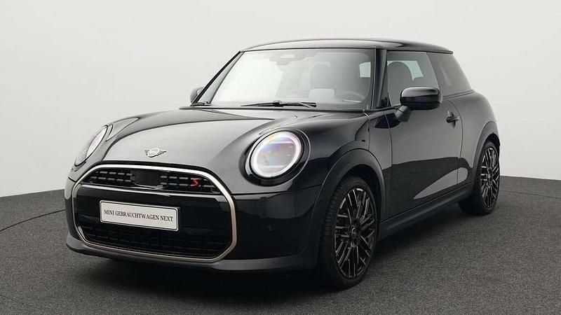 Schwarz Gebraucht 2024 Mini Cooper S Favoured Kleinwagen | 32.086 € (Guter Preis) - Bild 1/4
