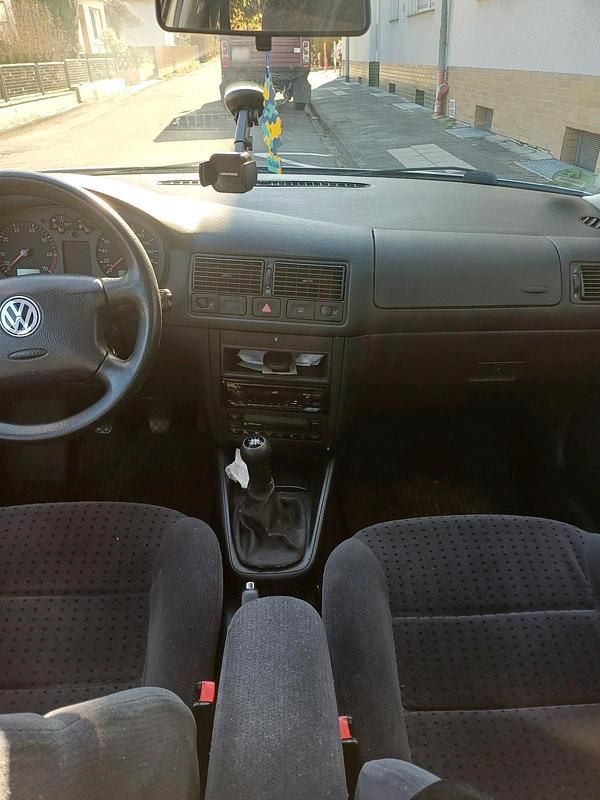 Gebraucht VW Golf IV 75 PS (55 kW) 2000 Silber Kleinwagen