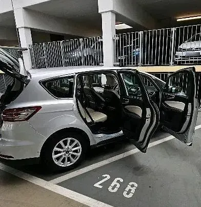 Gebraucht Ford S-MAX S 178 PS (130 kW) 2016 Silber Van / Kleinbus