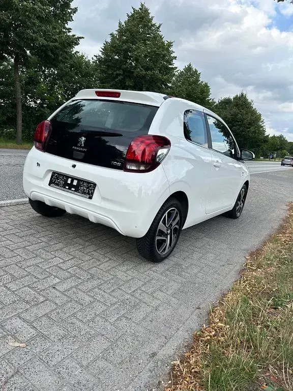 Gebraucht Peugeot 108 Active 69 PS (50 kW) 2015 Weiß Kleinwagen