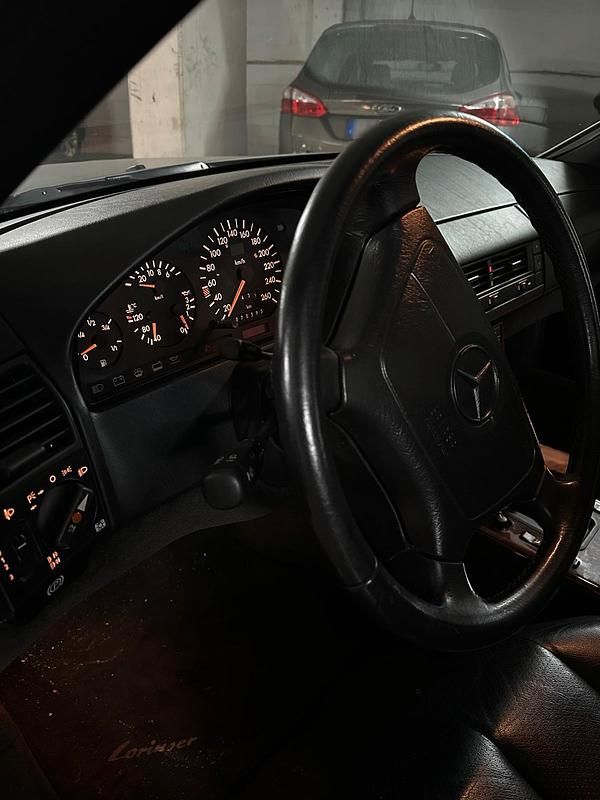 Gebraucht Mercedes SL500 326 PS (239 kW) 1992 Silber Cabrio