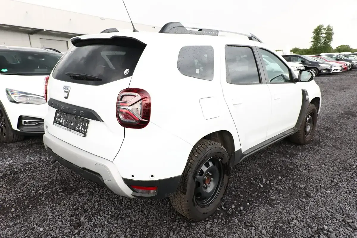 Gebraucht Dacia Duster Prestige 150 PS (110 kW) 2022 Gletscherweiß SUV