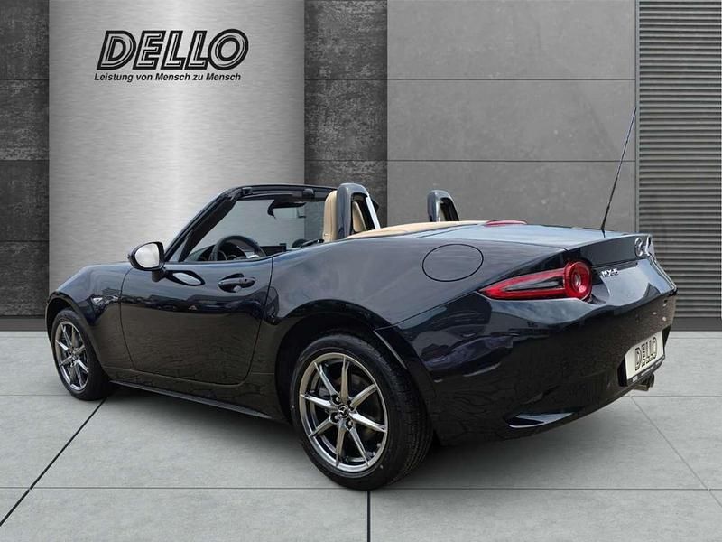Neu Mazda MX5 Kazari 132 PS (97 kW) 2025 Jet black Cabrio