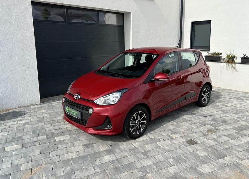 Gebraucht Hyundai i10 Style 87 PS (63 kW) 2017 Rot Kleinwagen