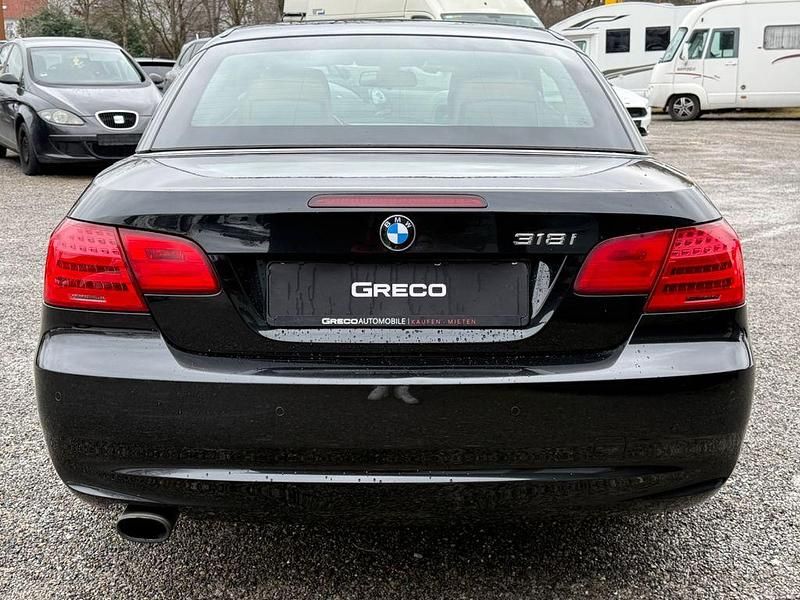 Gebraucht BMW 318 Cabriolet 143 PS (105 kW) 2010 Schwarz Cabrio