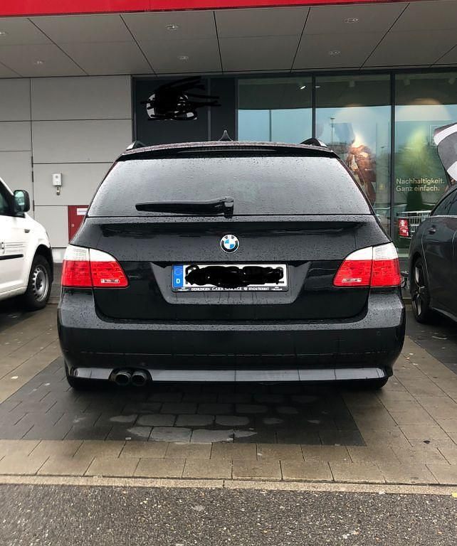 Gebraucht BMW 525 218 PS (160 kW) 2009 Schwarz Kombi