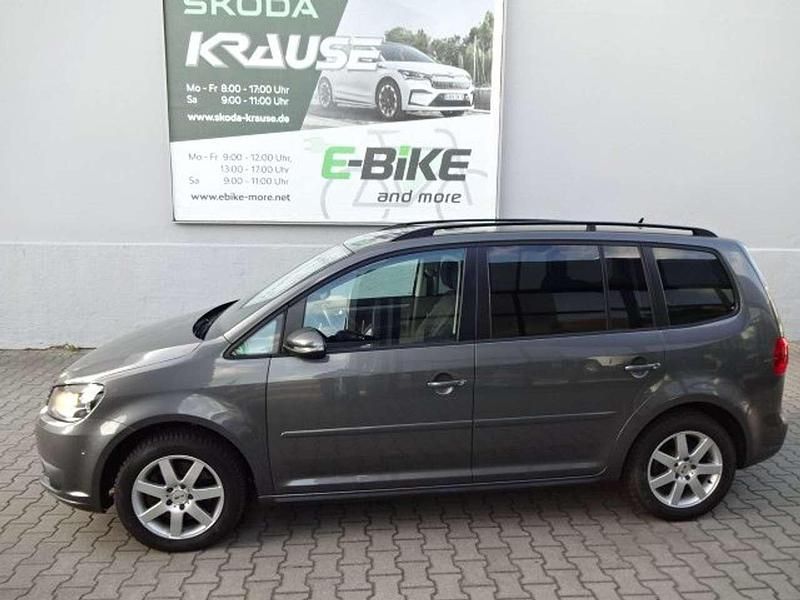 Pepper grey metallic Gebraucht 2014 VW Touran Comfortline Van / Kleinbus | 15.650 € (Etwas zu teuer) - Bild 1/4