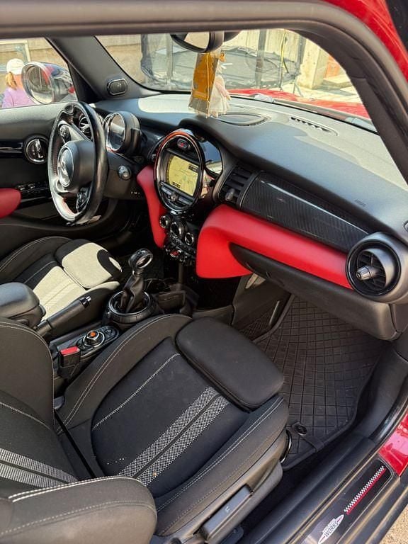 Second-hand Mini Cooper 136 CP (100 kW) 2016 Roșu Hatchback