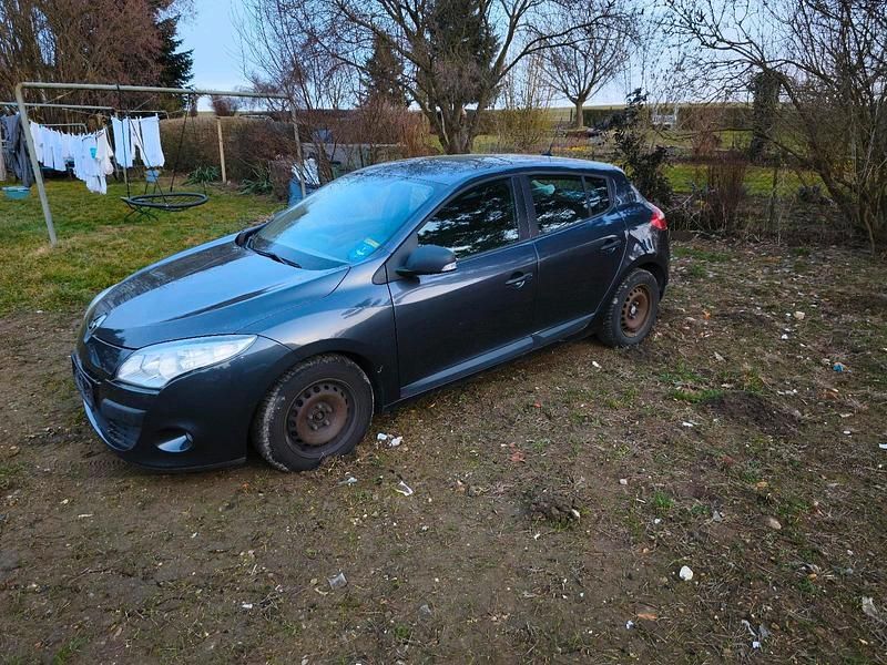 Gebraucht Renault Mégane 101 PS (74 kW) 2012 Schwarz Limousine