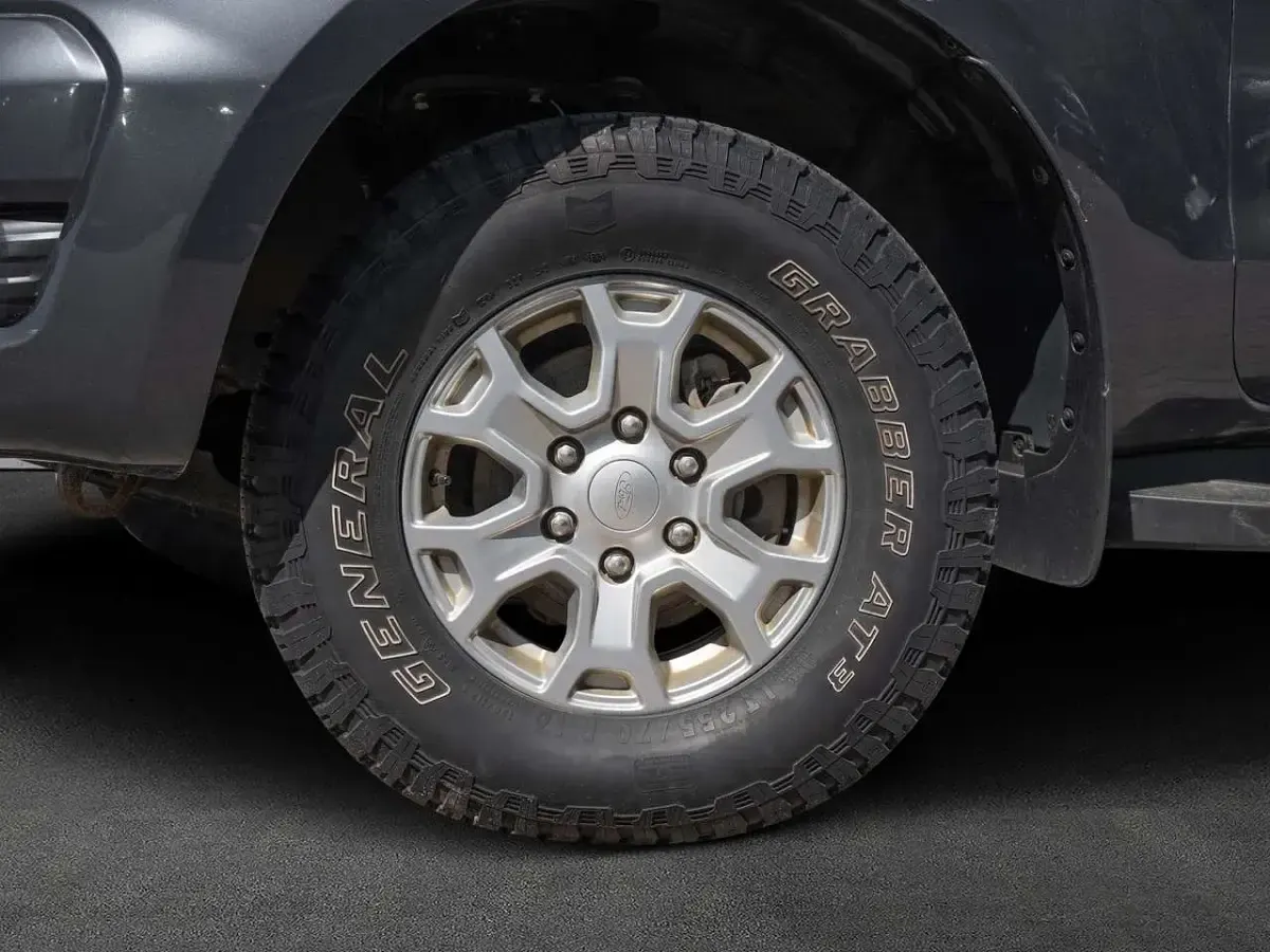 Gebraucht Ford Ranger XLT 170 PS (125 kW) 2022 Royal grau met Pickup