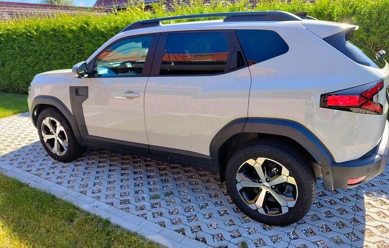 Beige Gebraucht 2025 Dacia Duster Journey SUV | 22.999 € (Guter Preis) - Bild 1/4