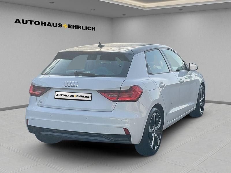 Gebraucht Audi A1 Sportback Advanced 95 PS (69 kW) 2019 Gletscherweiß metallic Kleinwagen