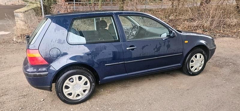 Gebraucht VW Golf IV 75 PS (55 kW) 1998 Blau Kleinwagen