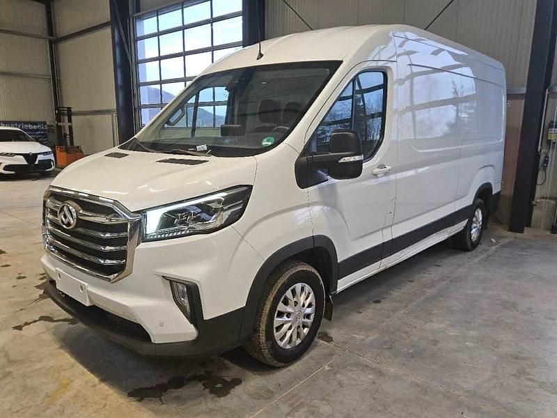 Second-hand Maxus V90 147 CP (108 kW) 2024 Alb Van