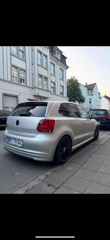 Silber Gebraucht 2014 VW Polo Trendline Limousine | 6.500 € (Fairer Preis) - Bild 1/4