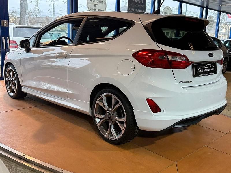 Gebraucht Ford Fiesta ST-Line 101 PS (74 kW) 2018 Weiß Kleinwagen