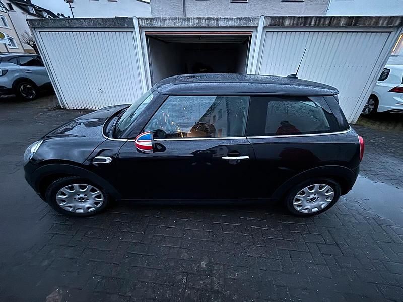 Gebraucht Mini ONE 75 PS (55 kW) 2017 Schwarz Kleinwagen