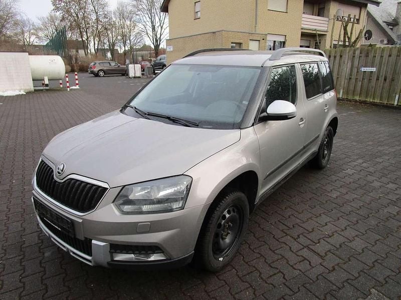 Gebraucht Skoda Yeti Ambition 125 PS (91 kW) 2016 Cappuccinobeige metallic SUV