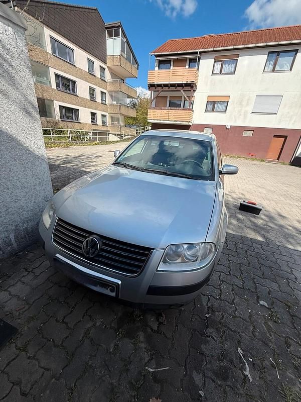 Usata VW Passat 130 CV (95 kW) 2003 Argento Berlina