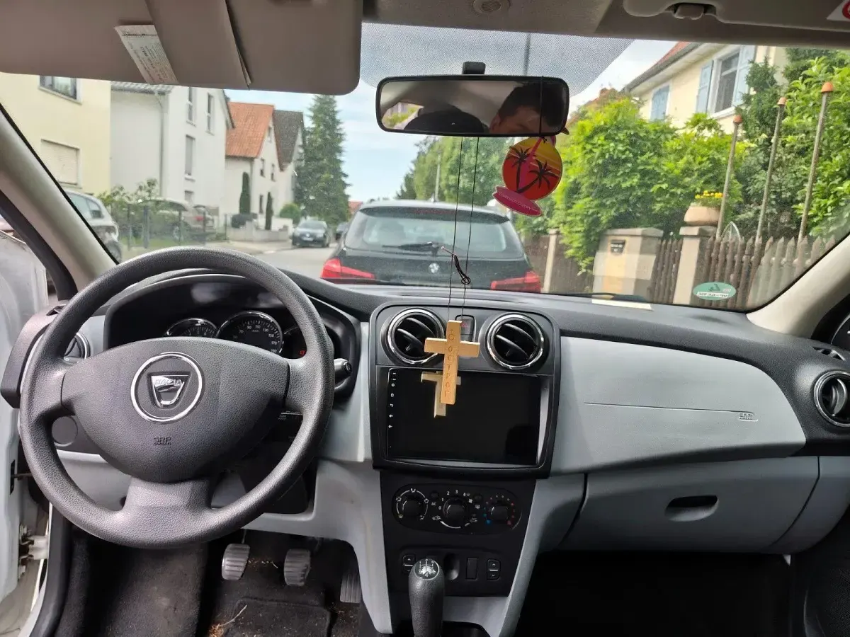 Gebraucht Dacia Sandero 75 PS (55 kW) 2014 Weiß Kleinwagen