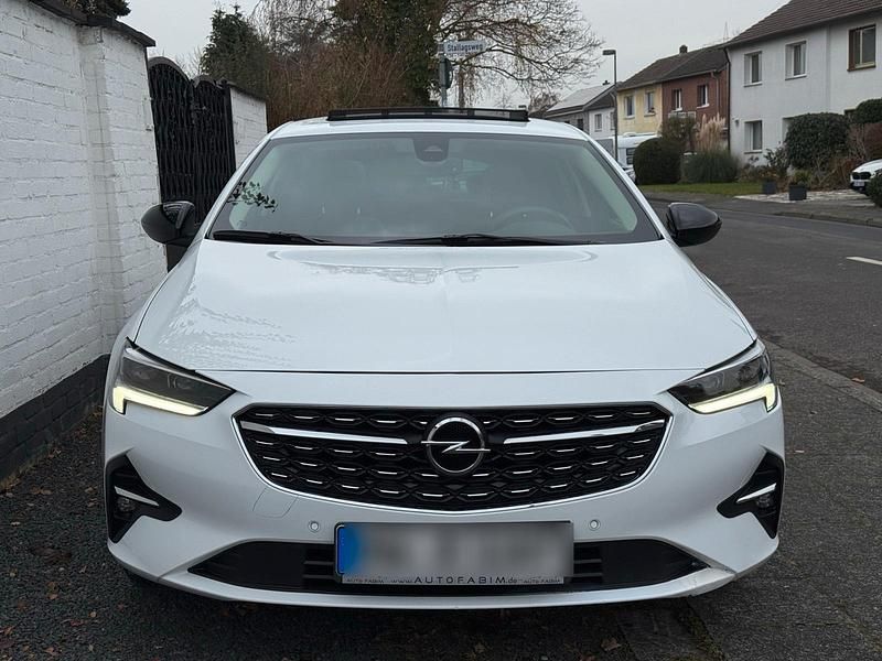 Weiß Gebraucht 2021 Opel Insignia Sport Limousine | 15.500 € (Superpreis) - Bild 1/4