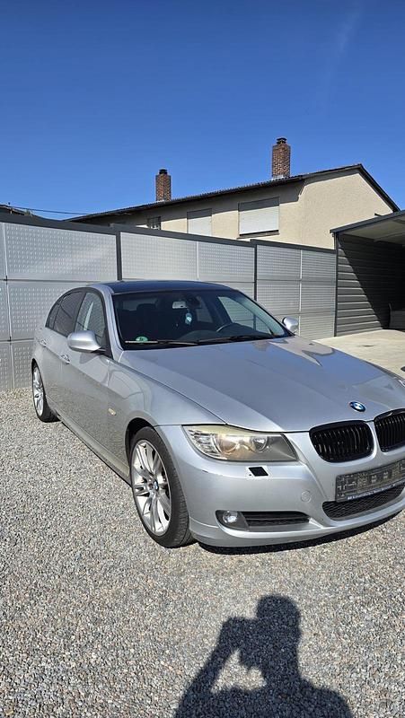 Silber Gebraucht 2009 BMW 320 M Sport Limousine | 4.300 € (Superpreis) - Bild 1/4