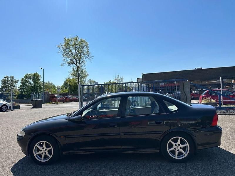 Gebraucht Opel Vectra Comfort 125 PS (91 kW) 2001 Grün Limousine