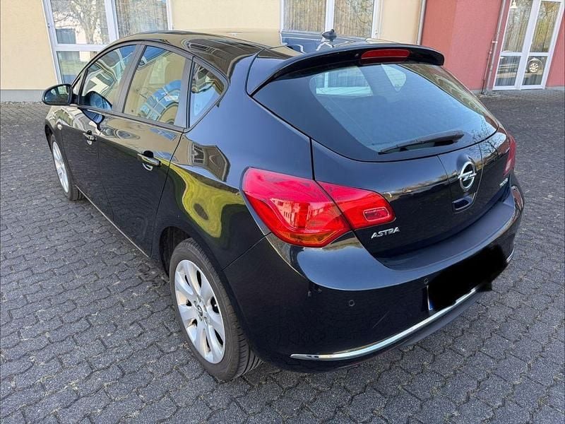 Gebraucht Opel Astra Edition 140 PS (102 kW) 2015 Schwarz Limousine